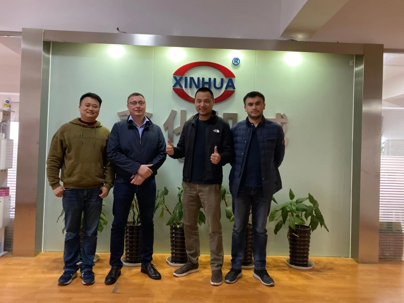 Hdpe Shampoo Bottle Double Side Labeling Machine