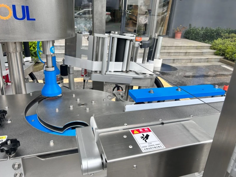 Shampoo Bottle Self Adhesive Labeling Machine